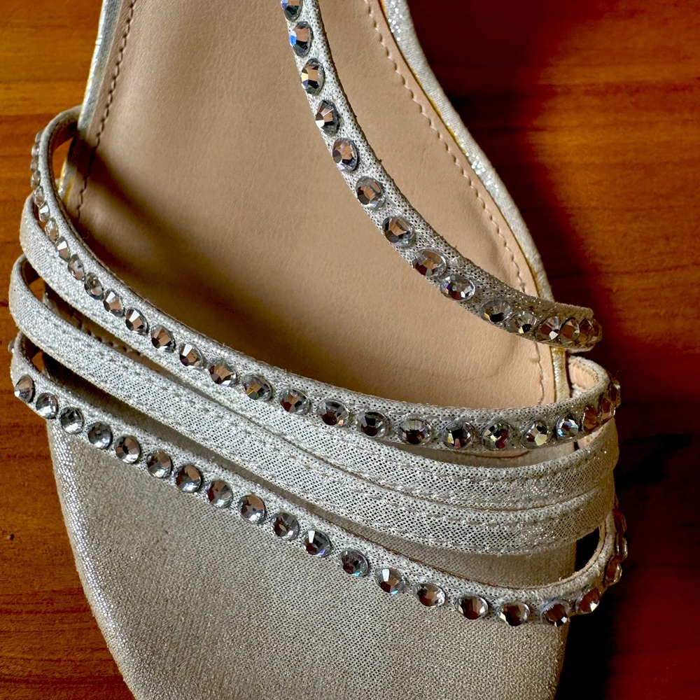 Nina silver sparkly size 10 sandals